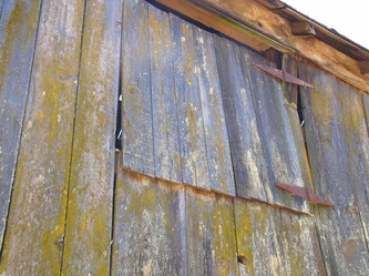 Photo of old barn siding in Anderson Valley, CA, by Linda A. Levy